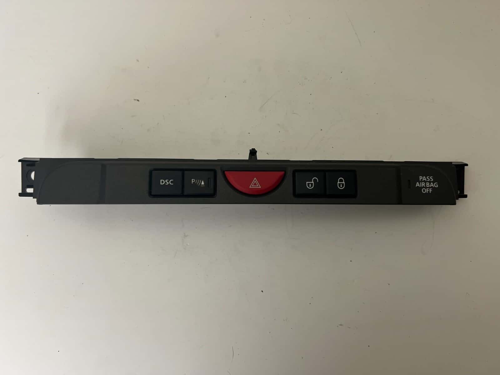 LAND ROVER LR3 HAZARD DOOR LOCK SWITCH 2006 YUL500440WUX 040722 OEM