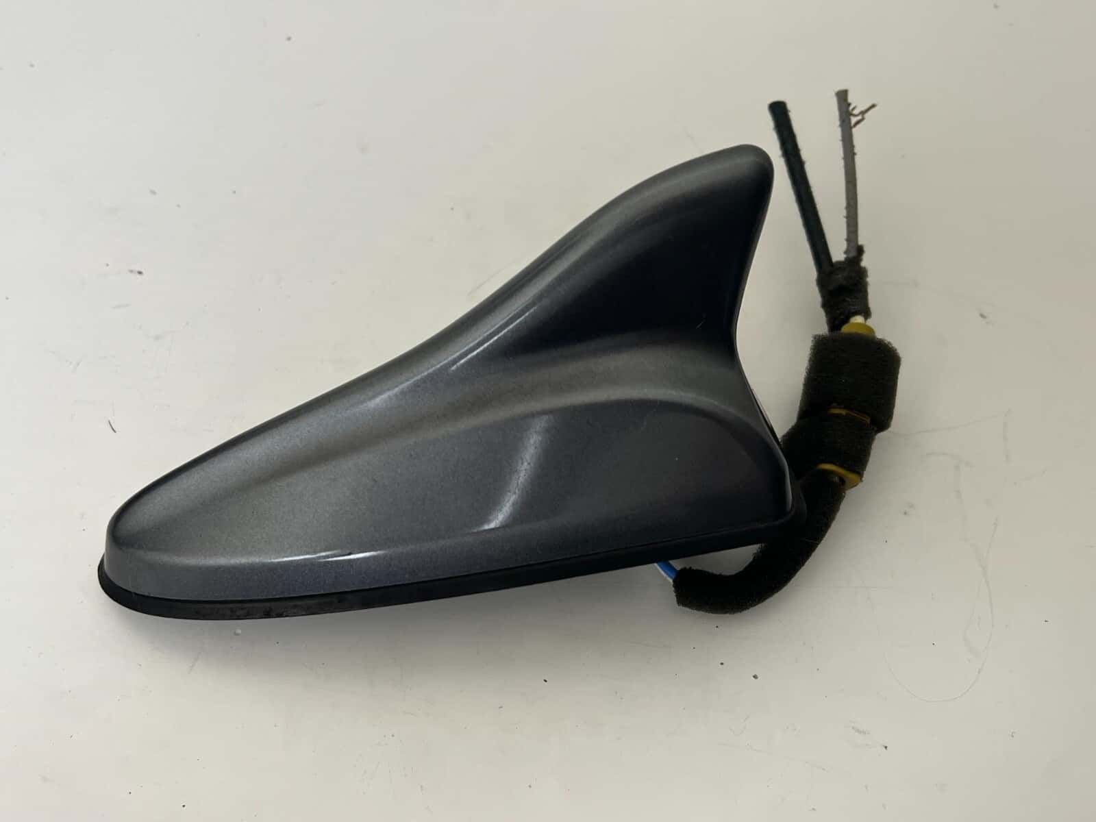 Hyundai AZERA 2015 SHARK FIN ANTENNA SMOKE GRAY 96210-3V600YDG OEM 11 12 13 14