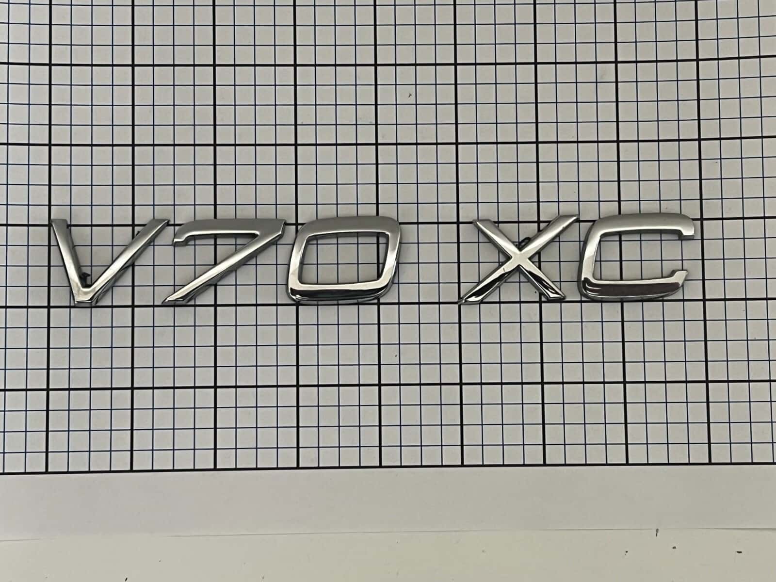 1998-2000 Volvo V70 XC OEM Rear Tailgate Emblem Badge Chrome 9190678