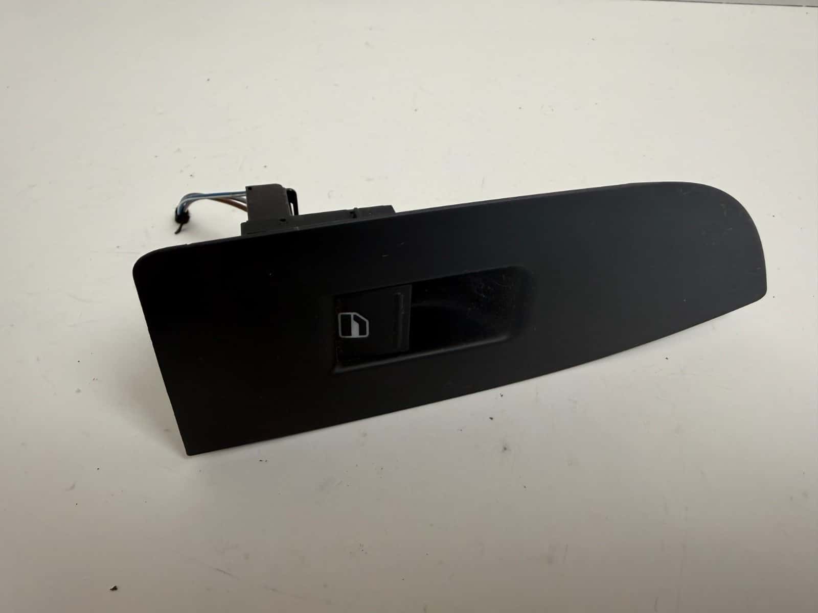 VOLKSWAGEN CC 09-17 REAR LEFT DRIVER SIDE DOOR POWER WINDOW SWITCH PANEL BLACK