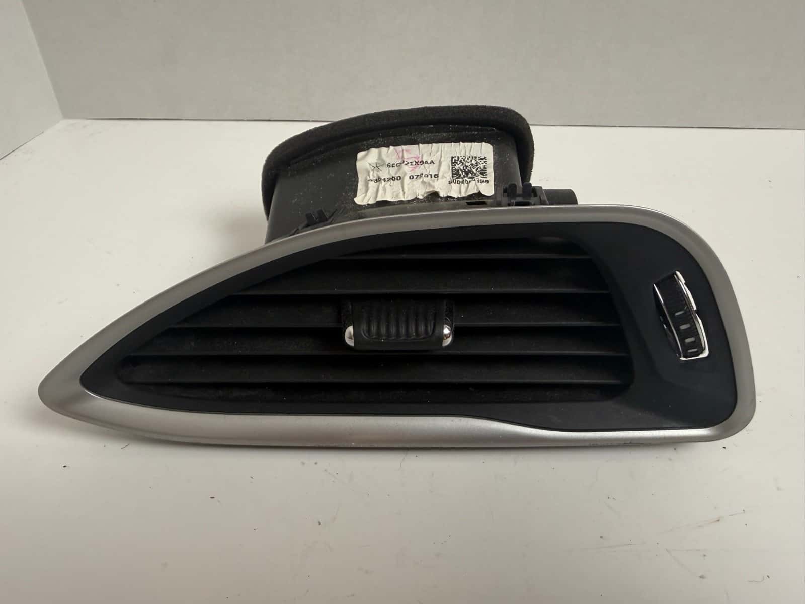 Chrysler Pacifica Front Right Dash Outer Air Vent Grille Trim 2017-2024