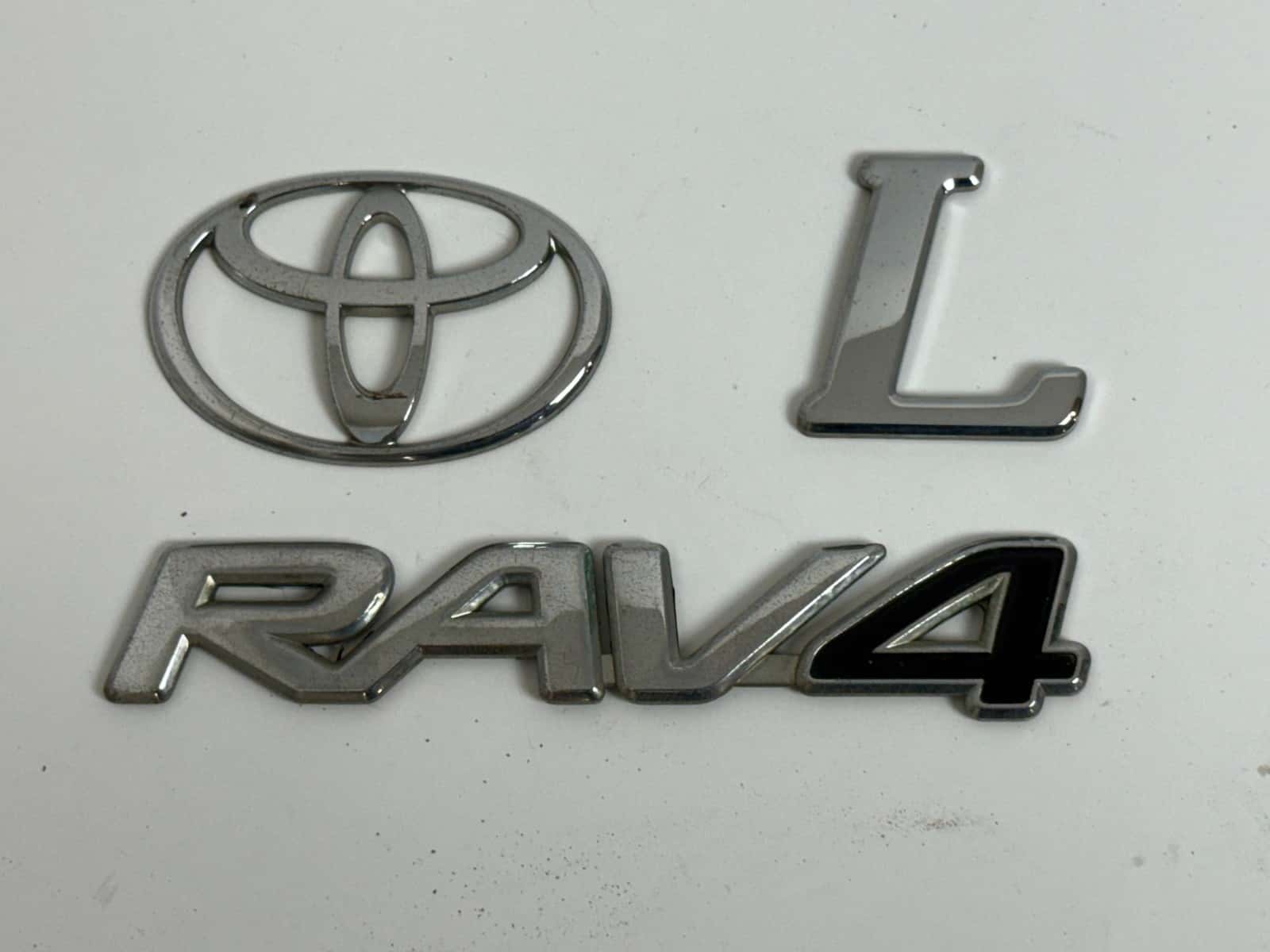 2006-2008 Toyota RAV4 XA30 OEM rear liftgate emblem set 75431-0R060