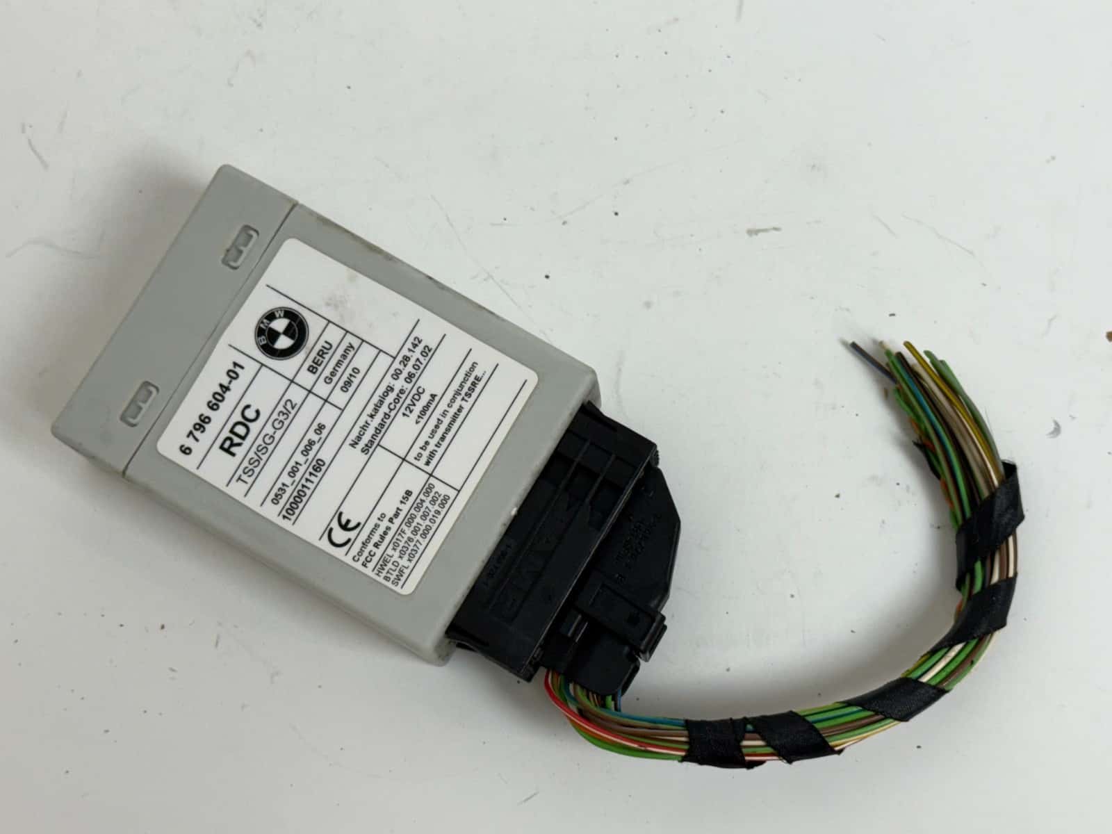 2009-2011 BMW 5  7 series OEM RDC TIRE PRESSURE MODULE 6796604-01 with connector