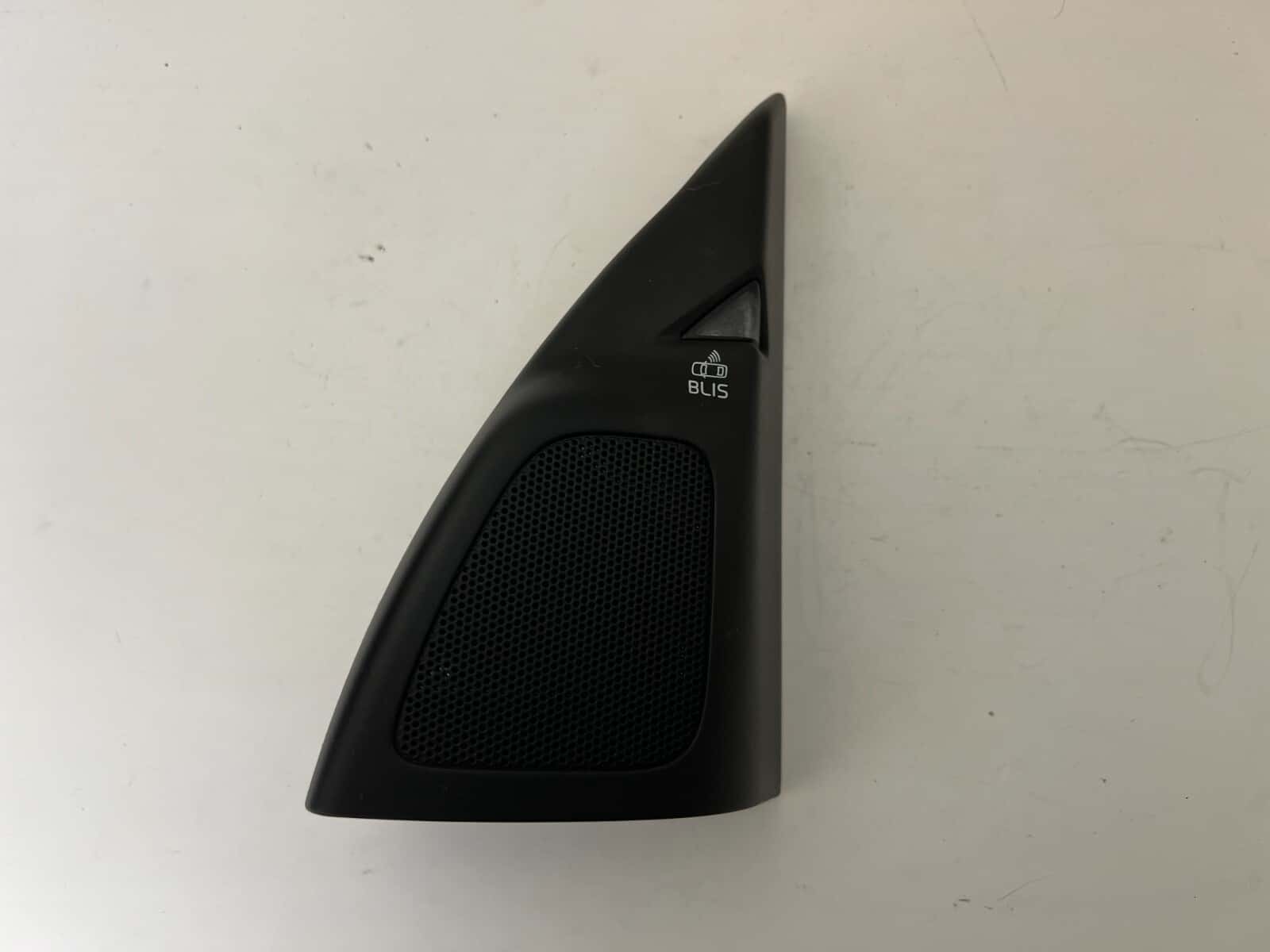 2011-2018 Volvo S60 OEM Right BLIS Tweeter Speaker Mirror Cover 8648761