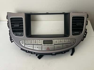 Hyundai Genesis 09-12 AC Heat Center Dash Climate Control Console Air Vents OEM