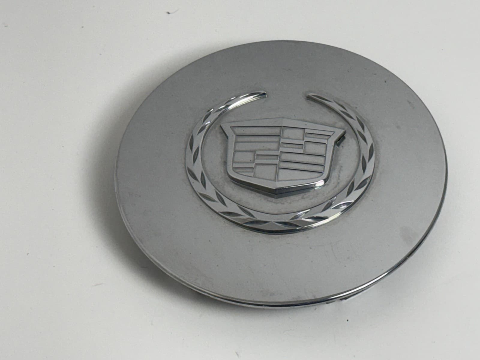 2000-2005 Cadillac DeVille DTS Chrome Wheel Center Cap OEM 9594259 9593259 - photo 1