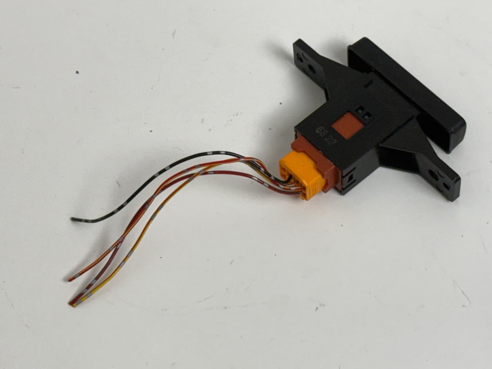 2006-2013 Suzuki Grand Vitara Hazard Warning Switch OEM 37430-64J00 - photo 3