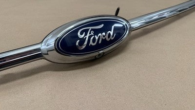 FORD TAURUS 2015 REAR TRUNK LID MOULDING with BACKUP CAMERA DG1354425A22 OEM