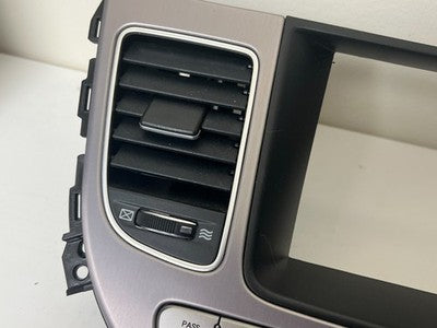 Hyundai Genesis 09-12 AC Heat Center Dash Climate Control Console Air Vents OEM