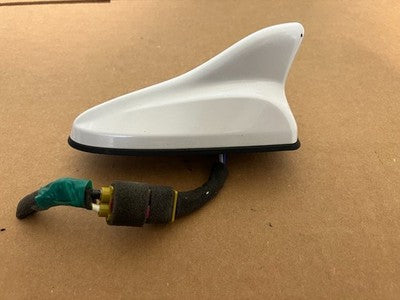 Hyundai AZERA 2013 SHARK FIN ANTENNA WHITE 96210-3V600WHC OEM 11 12 13 14