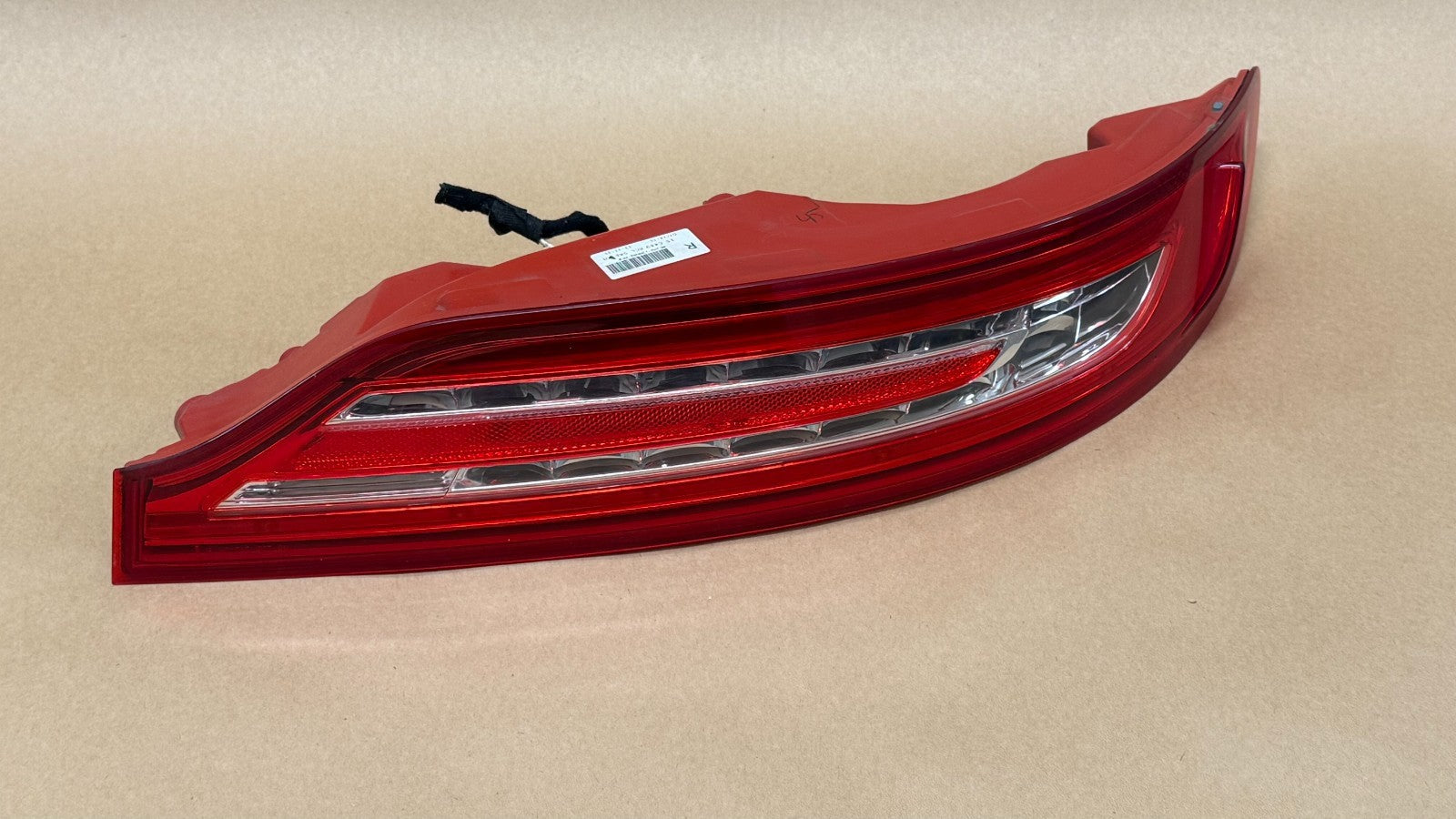 2015-2019 LINCOLN MKC Right Side LID MOUNTED TAILLIGHT LED EJ7B-13A602-AF