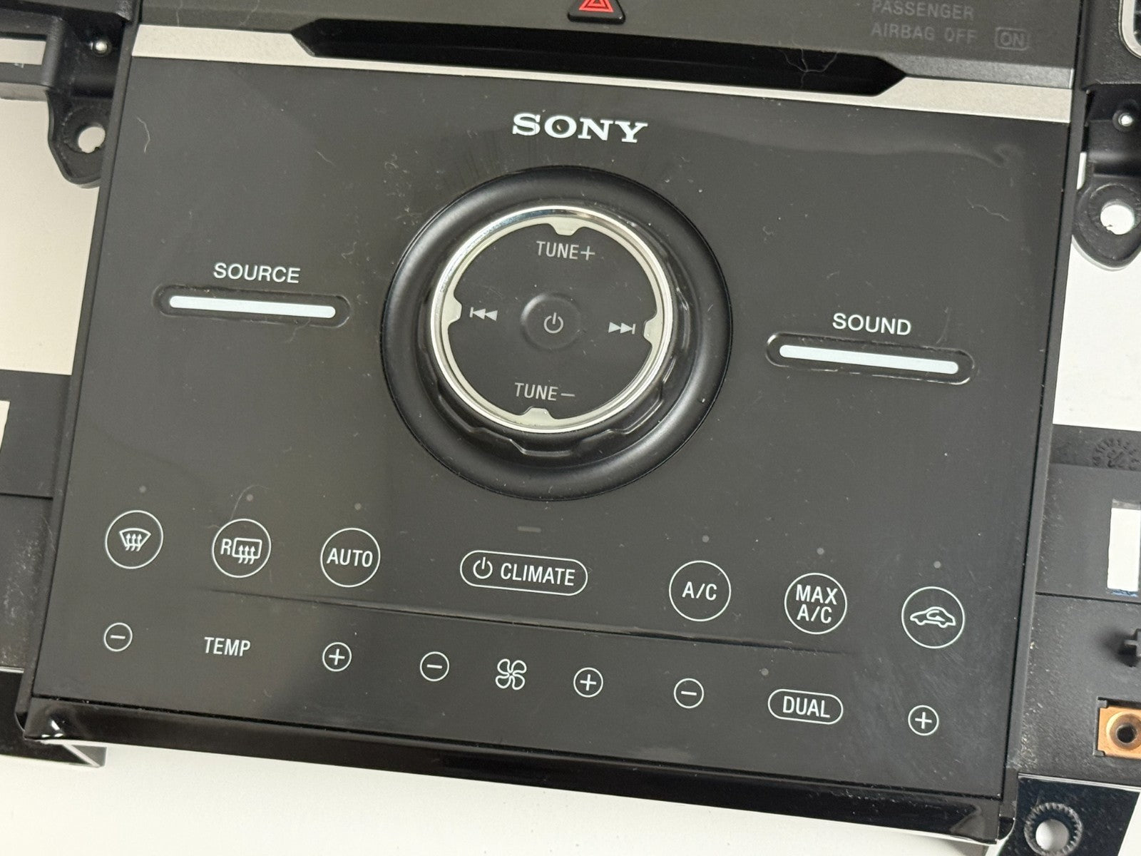 2013-2019 FORD TAURUS RADIO SONY 8" AC CLIMATE CONTROL  DASH VENT DG1T-18A802-EM