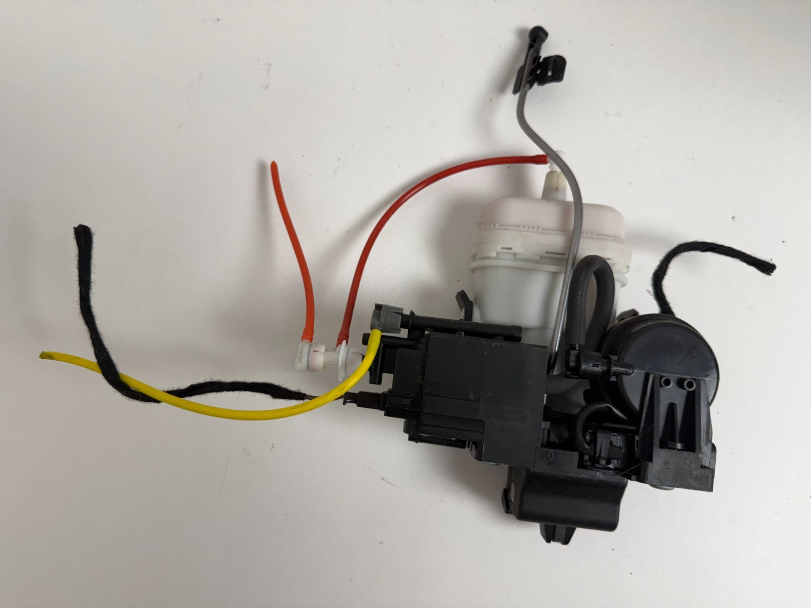 2003-2006 Mercedes W220 S430 S500 Trunk Lock Latch Actuator A2207500185 OEM
