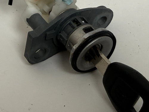 1999-2004 Acura RL 3.5L Trunk Lock Cylinder With Key 74861-SZ3-A01 OEM