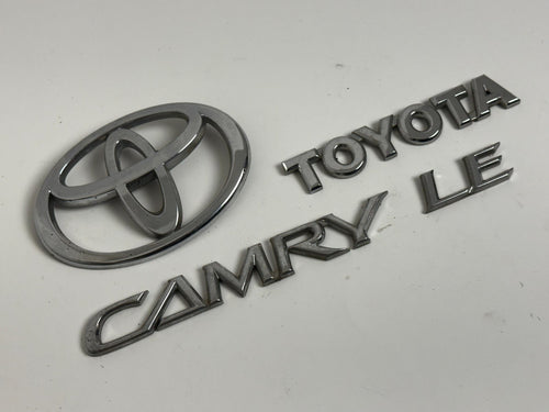 2002-2004 Toyota Camry LE XV30 OEM rear trunk emblem full set 75443-06020