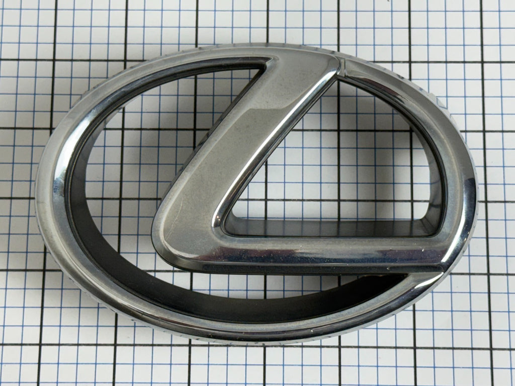 2003-2009 Lexus GX470 V8 front grille emblem  OEM 53141-60040