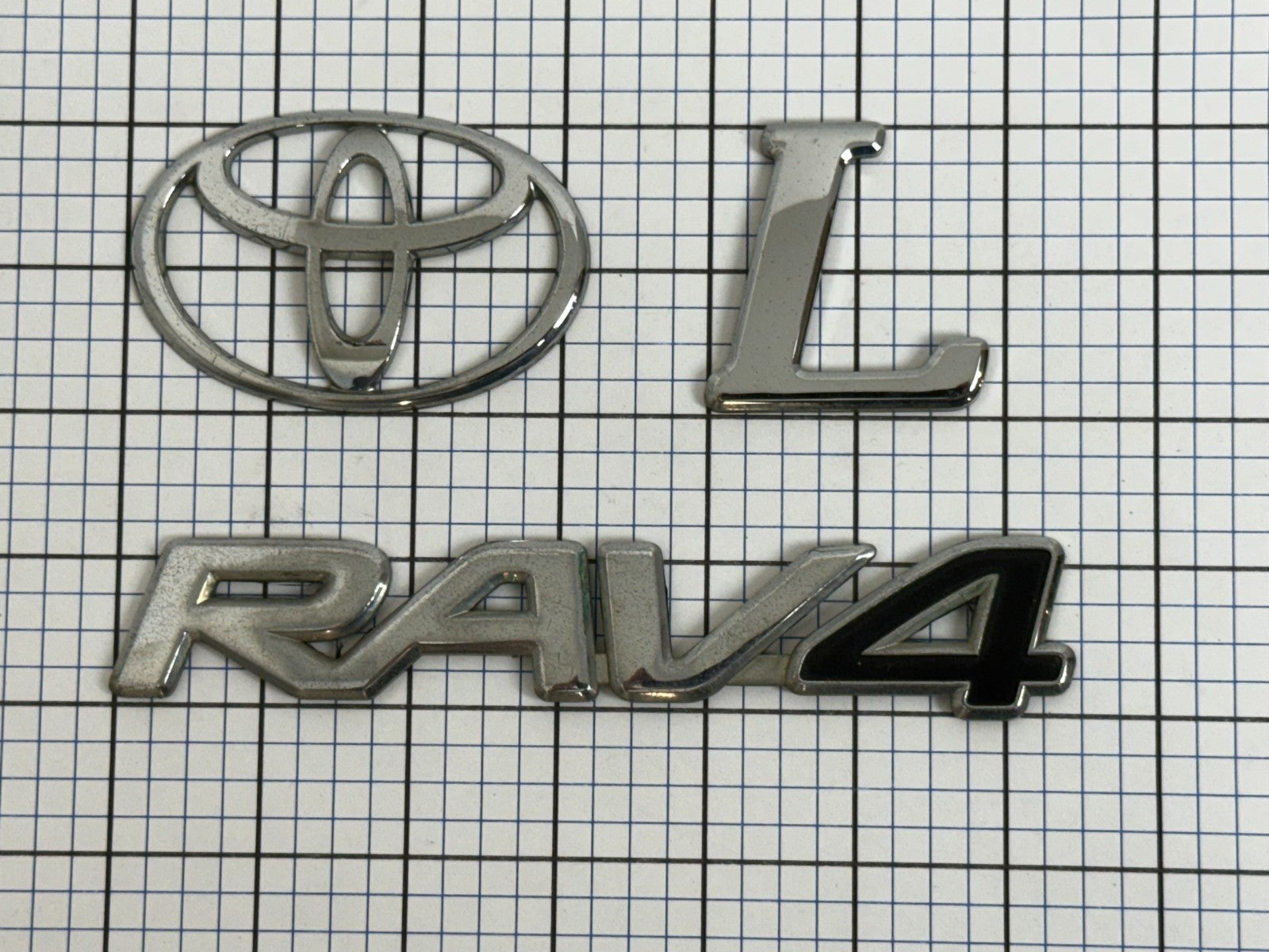 2006-2008 Toyota RAV4 XA30 OEM rear liftgate emblem set 75431-0R060