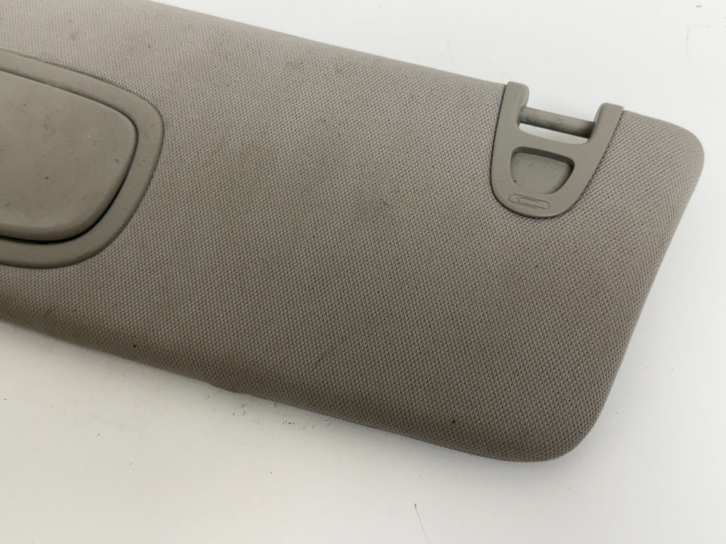 2017-2020 Chrysler Pacifica Left Driver Side Sun Visor Illuminated Gray Used