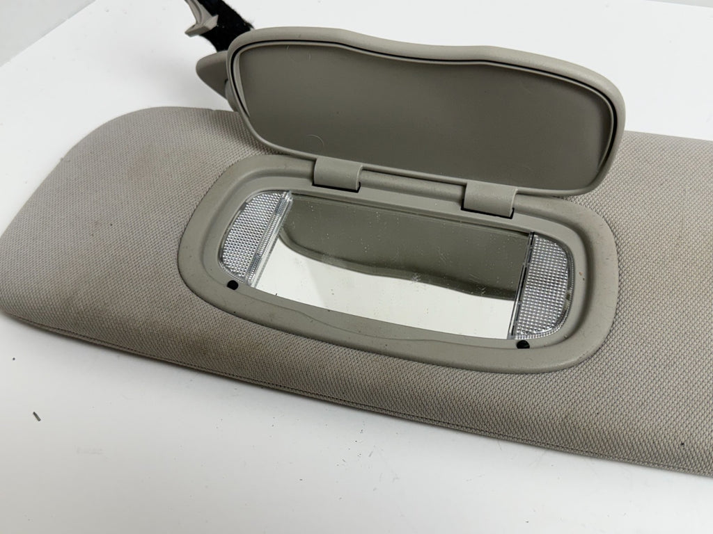 2017-2020 Chrysler Pacifica Left Driver Side Sun Visor Illuminated Gray Used