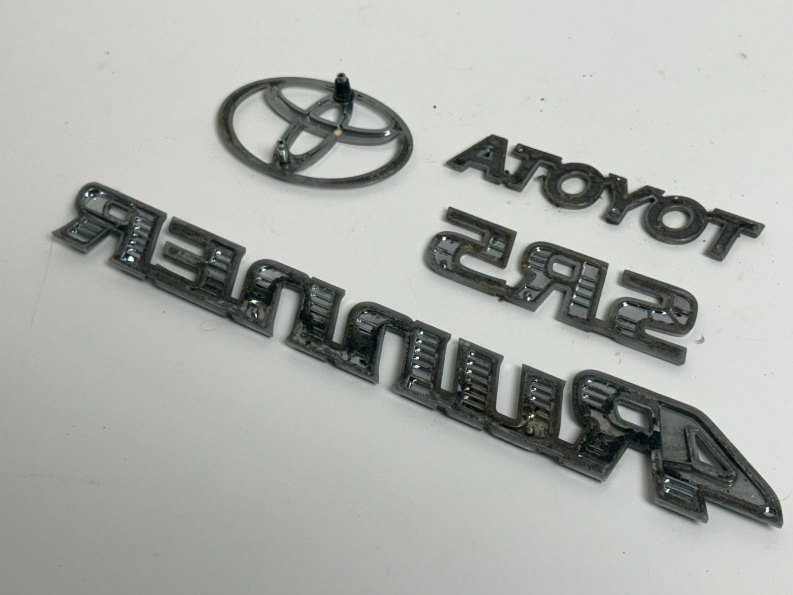 2001-2002 Toyota 4Runner SR5 OEM rear liftgate emblem set 75441-35010