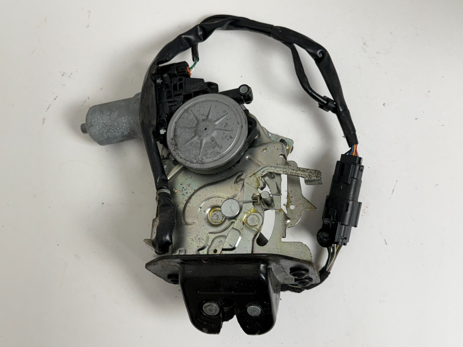 2016-2019 LINCOLN MKC REAR LIFTGATE POWER TRUNK LOCK LATCH ACTUATOR  OEM