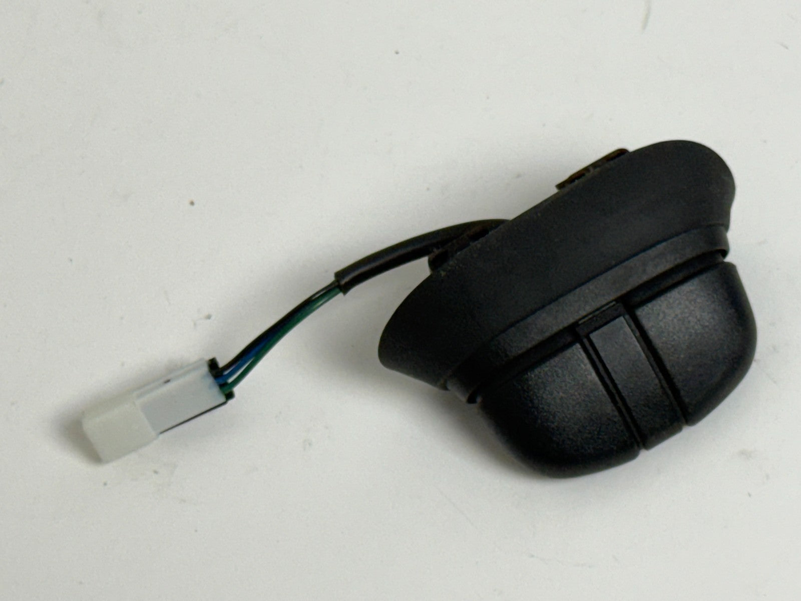 Land Rover Discovery 2 Steering Wheel Cruise Control Switch Button YUH100320