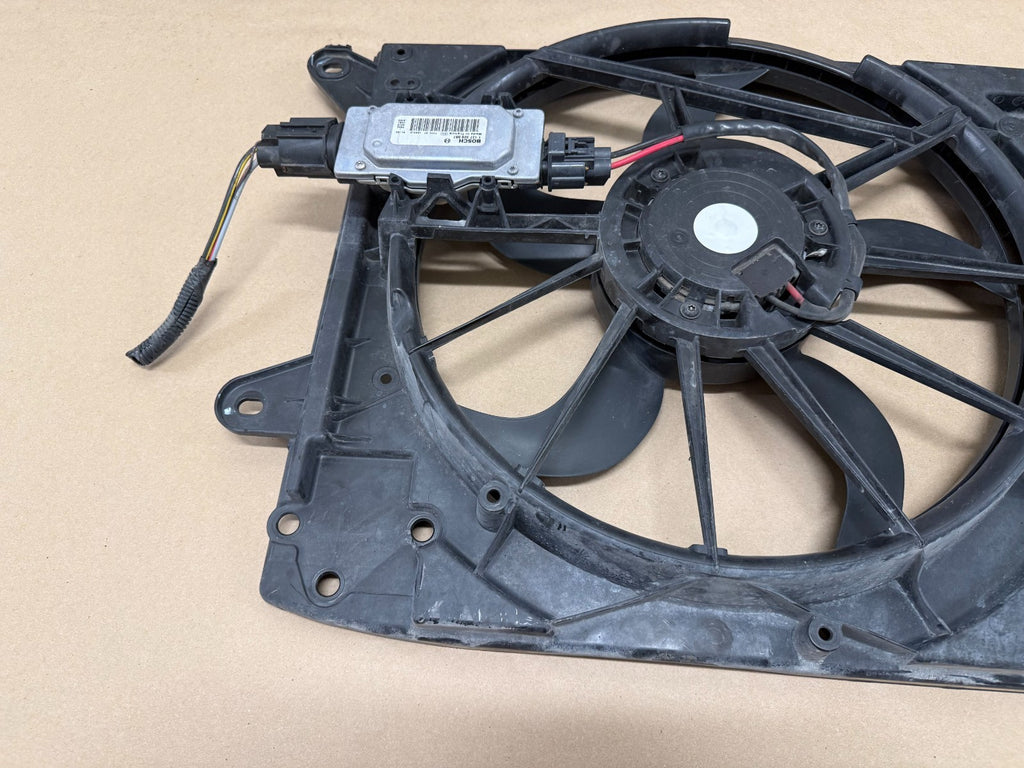 2013-2018 Ford C-Max Hybrid Energi Radiator Cooling Fan DM58-8C607-A OEM