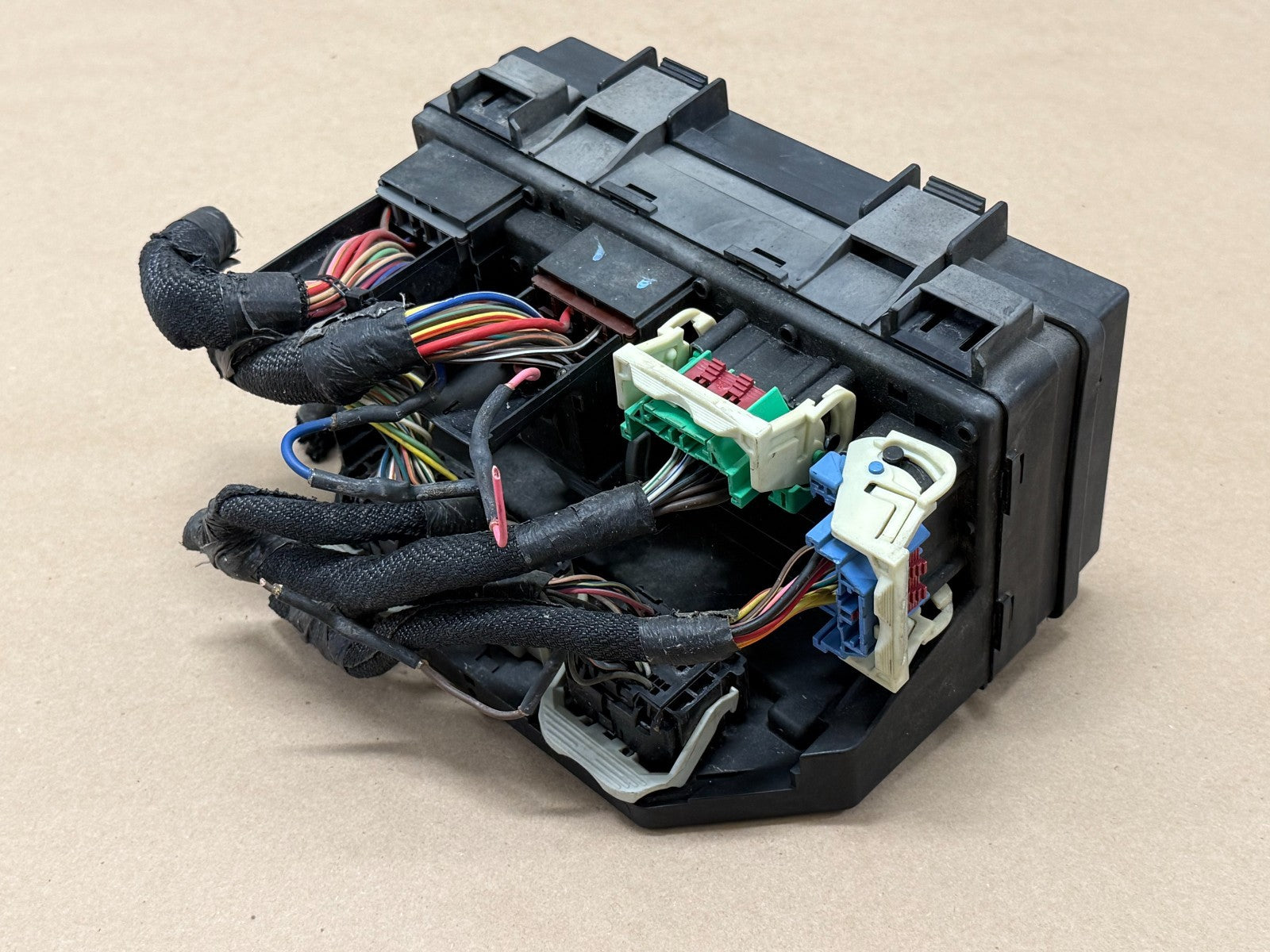 2012 DURANGO GRAND CHEROKEE TIPM INTEGRATED POWER MODULE FUSE BOX OEM 68089321AD