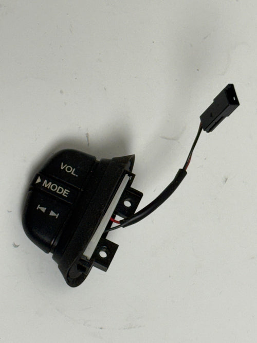 1999-2004 Land Rover Discovery 2 OEM Steering Wheel Audio Control Switch Button