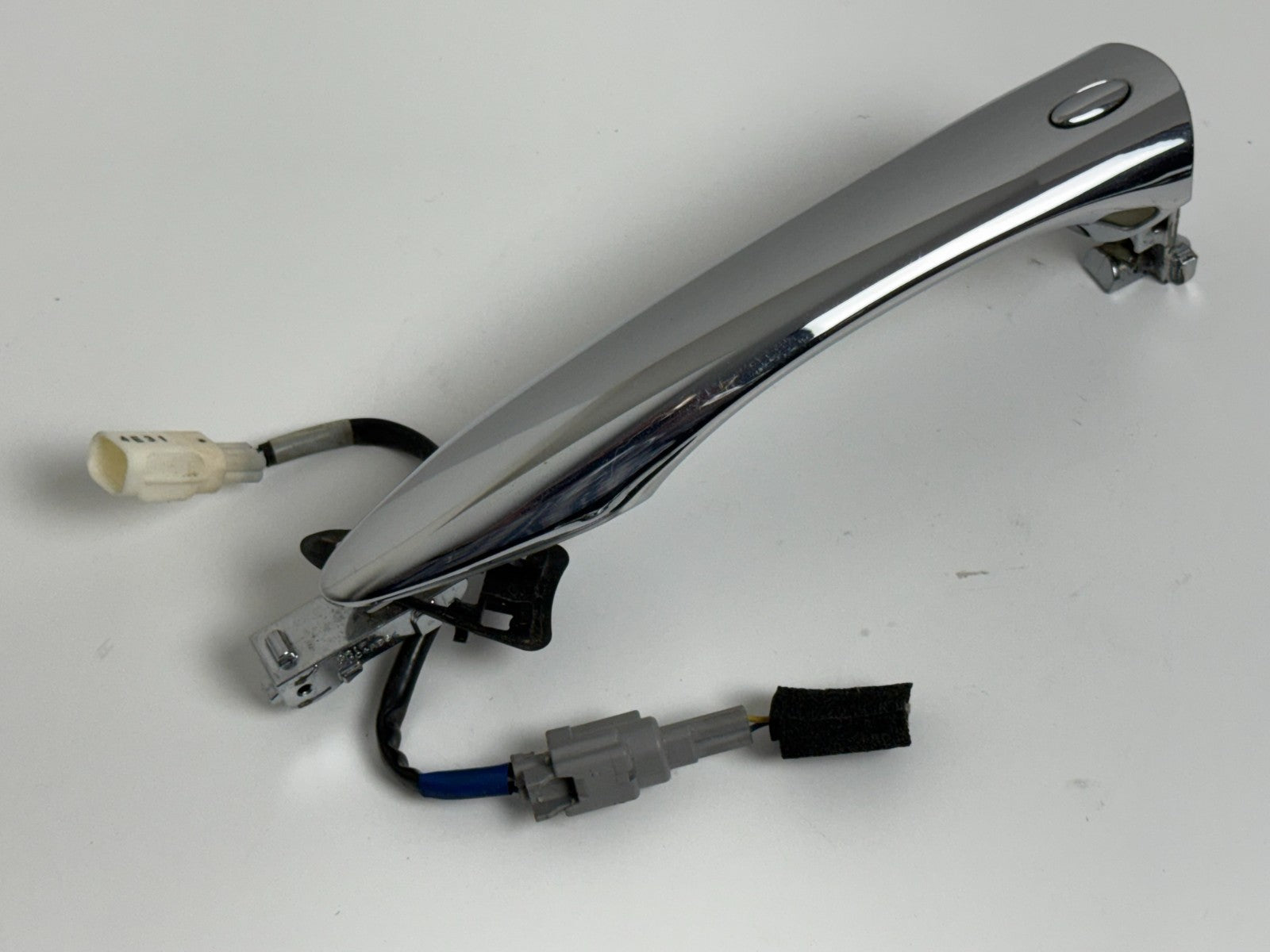 2011-2019 Infiniti Q70 Front Left Driver Side Exterior Door Handle broken jack