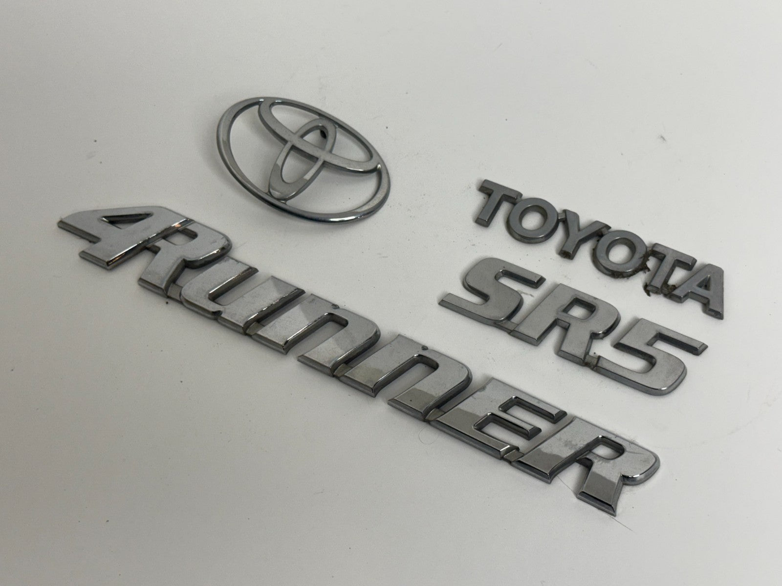 2001-2002 Toyota 4Runner SR5 OEM rear liftgate emblem set 75441-35010