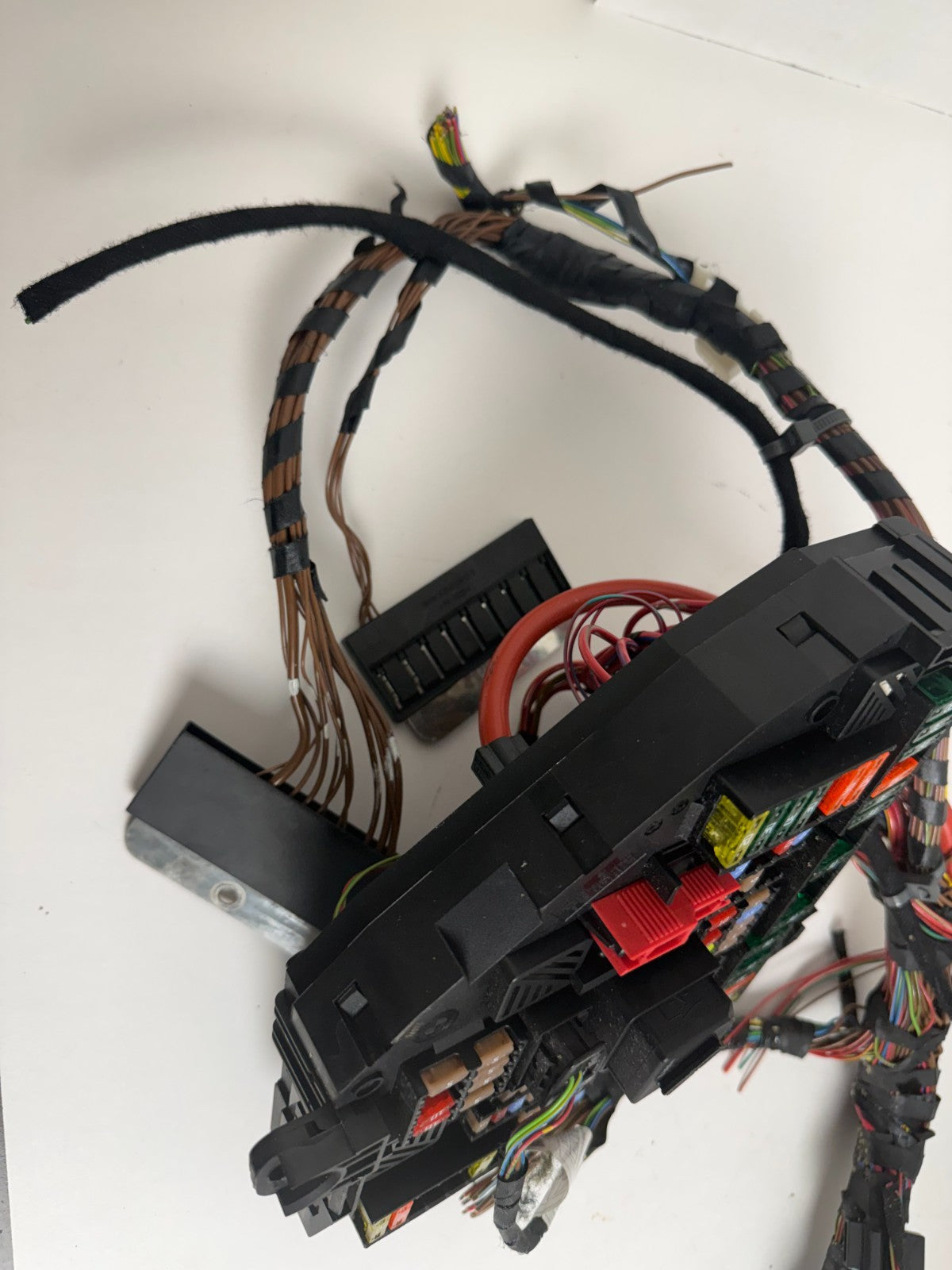 2010-2017 BMW F10 528 535 M5 Rear Fuse Box OEM 9264924 with Harness