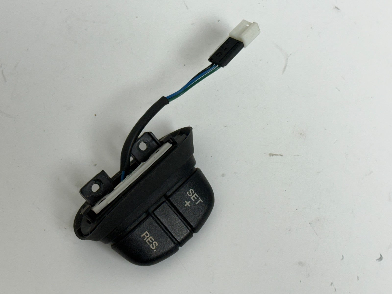 Land Rover Discovery 2 Steering Wheel Cruise Control Switch Button YUH100320