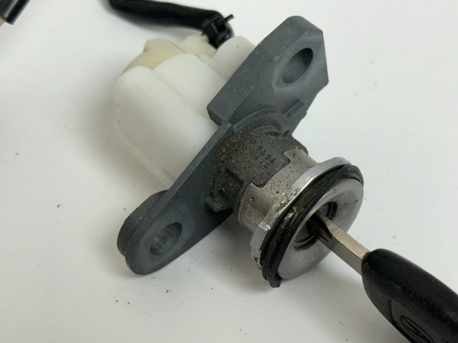1999-2004 Acura RL 3.5L Trunk Lock Cylinder With Key 74861-SZ3-A01 OEM