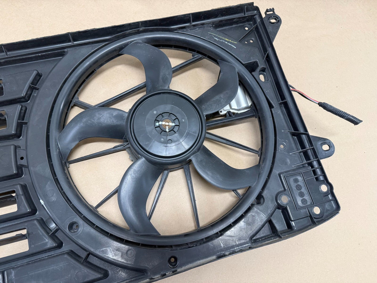 2013-2018 Ford C-Max Hybrid Energi Radiator Cooling Fan DM58-8C607-A OEM