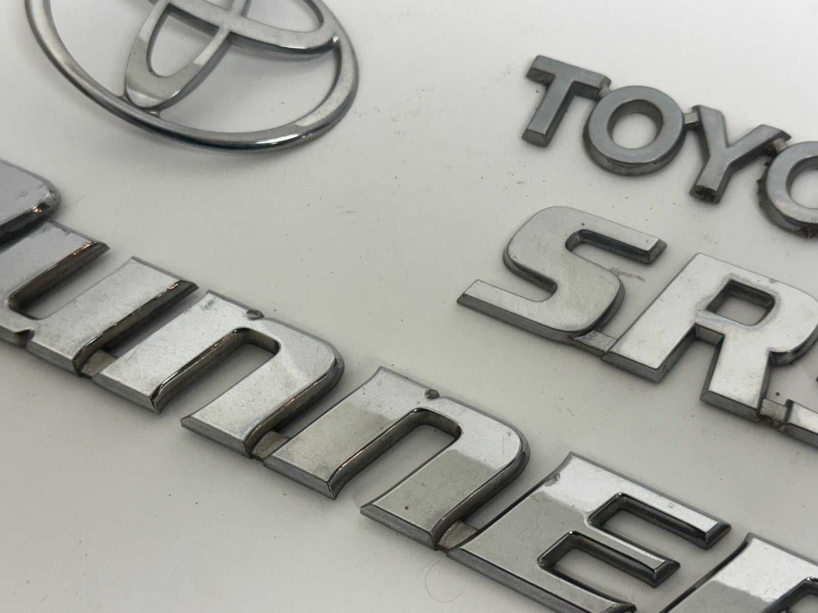2001-2002 Toyota 4Runner SR5 OEM rear liftgate emblem set 75441-35010