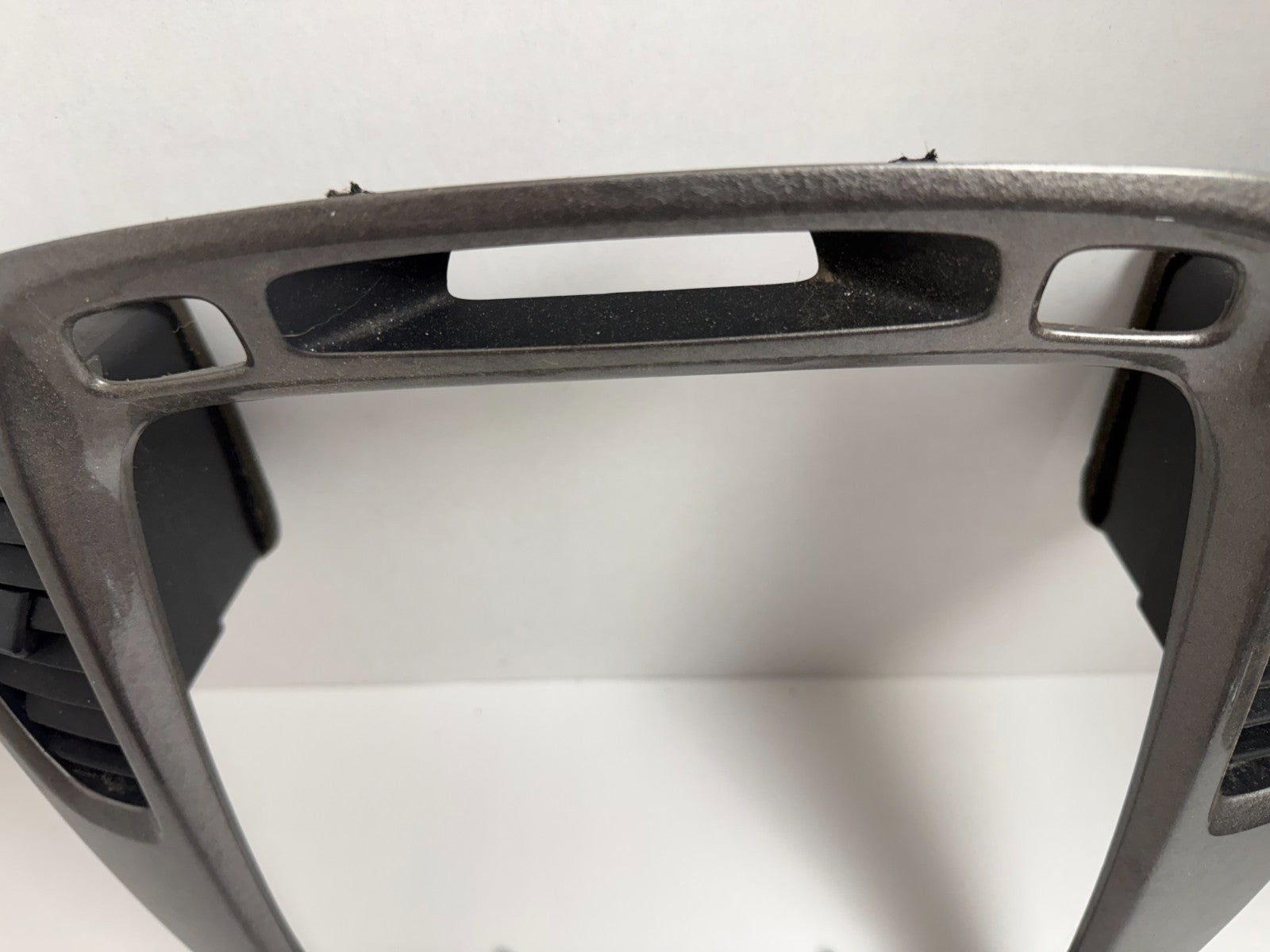 2001-2004 Toyota Highlander Center Dash Radio AC Vent Bezel Gray 55405-48090-B0