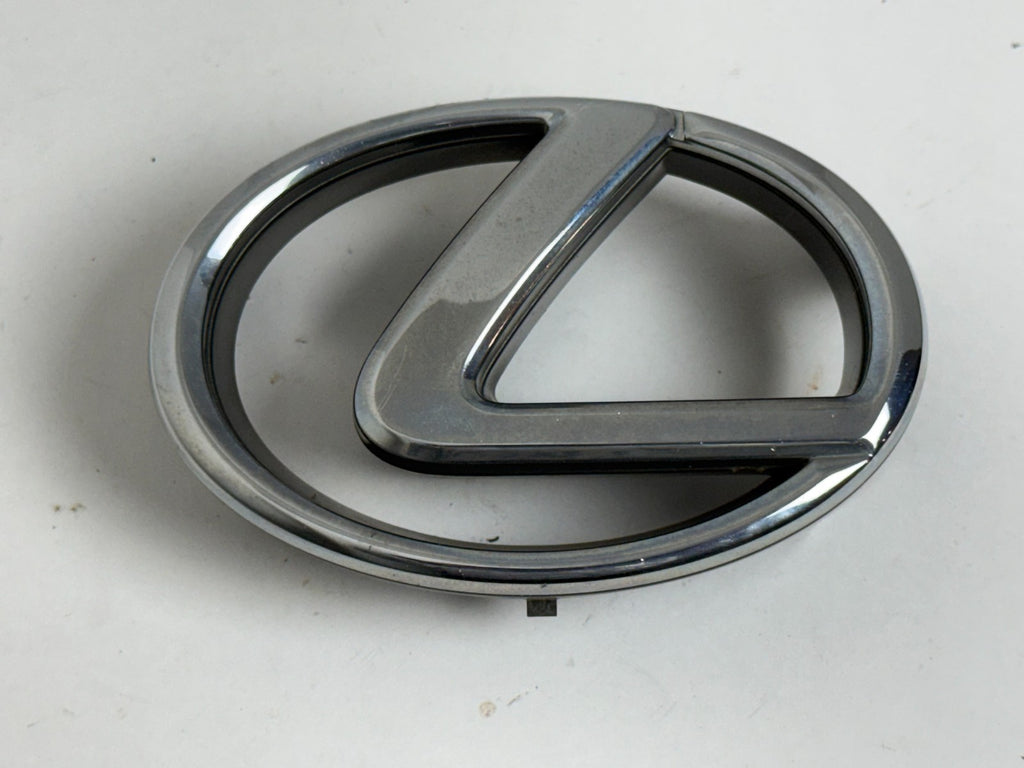 2003-2009 Lexus GX470 V8 front grille emblem  OEM 53141-60040