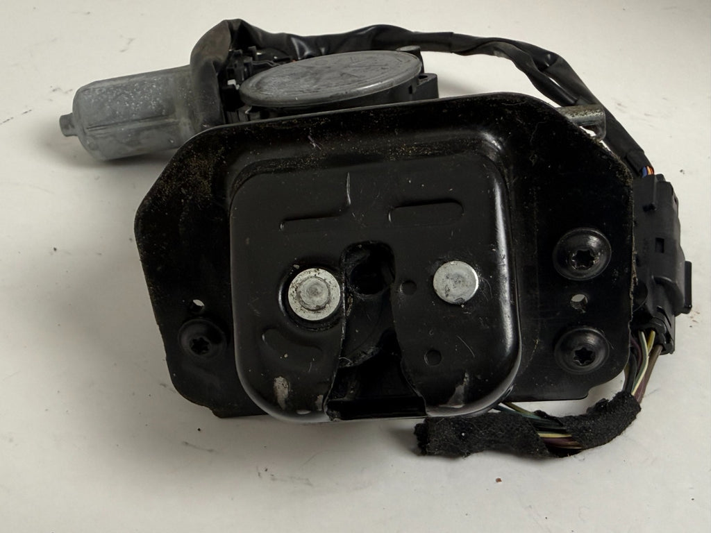 2016-2019 LINCOLN MKC REAR LIFTGATE POWER TRUNK LOCK LATCH ACTUATOR  OEM