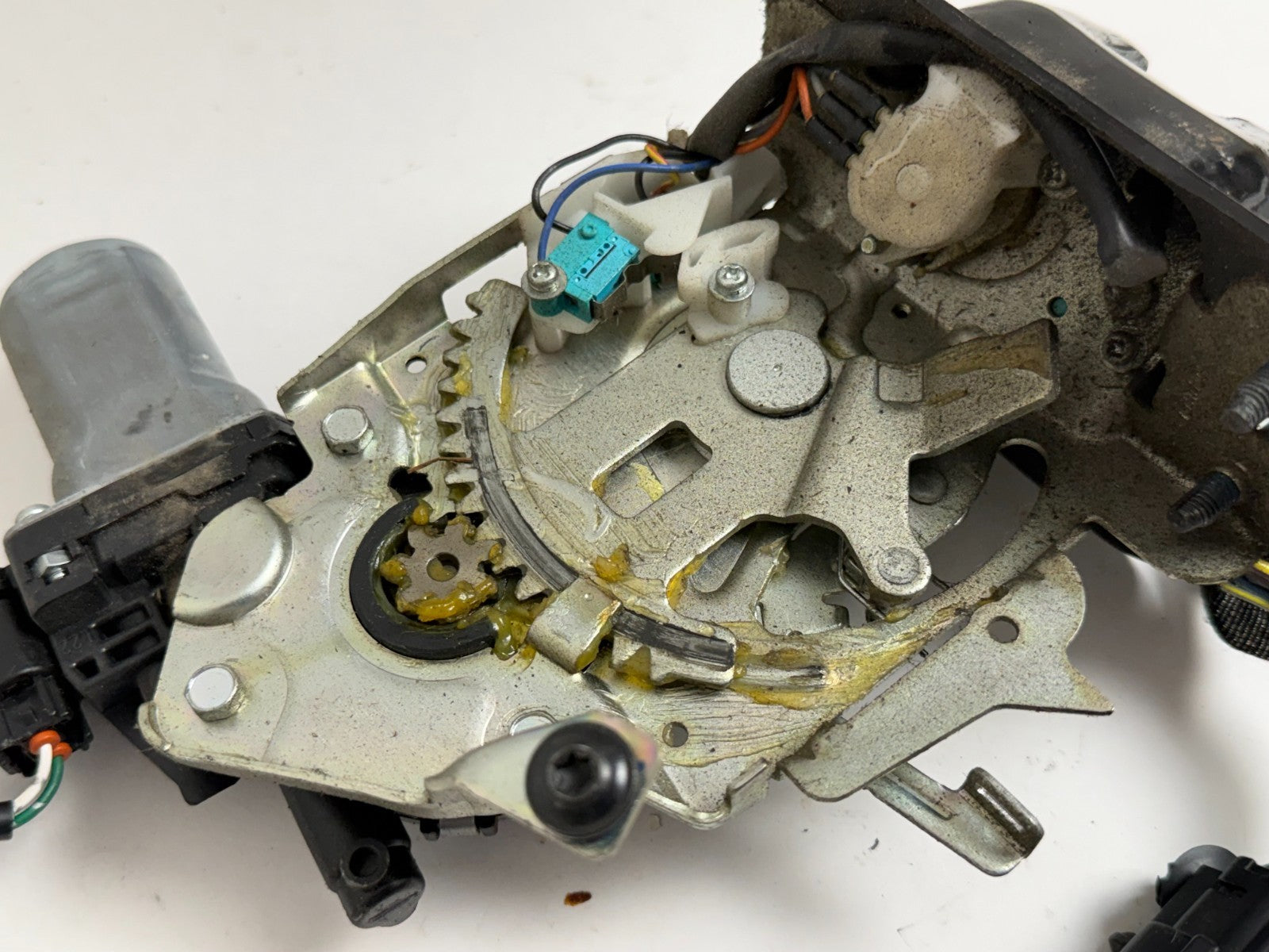 2016-2019 LINCOLN MKC REAR LIFTGATE POWER TRUNK LOCK LATCH ACTUATOR  OEM