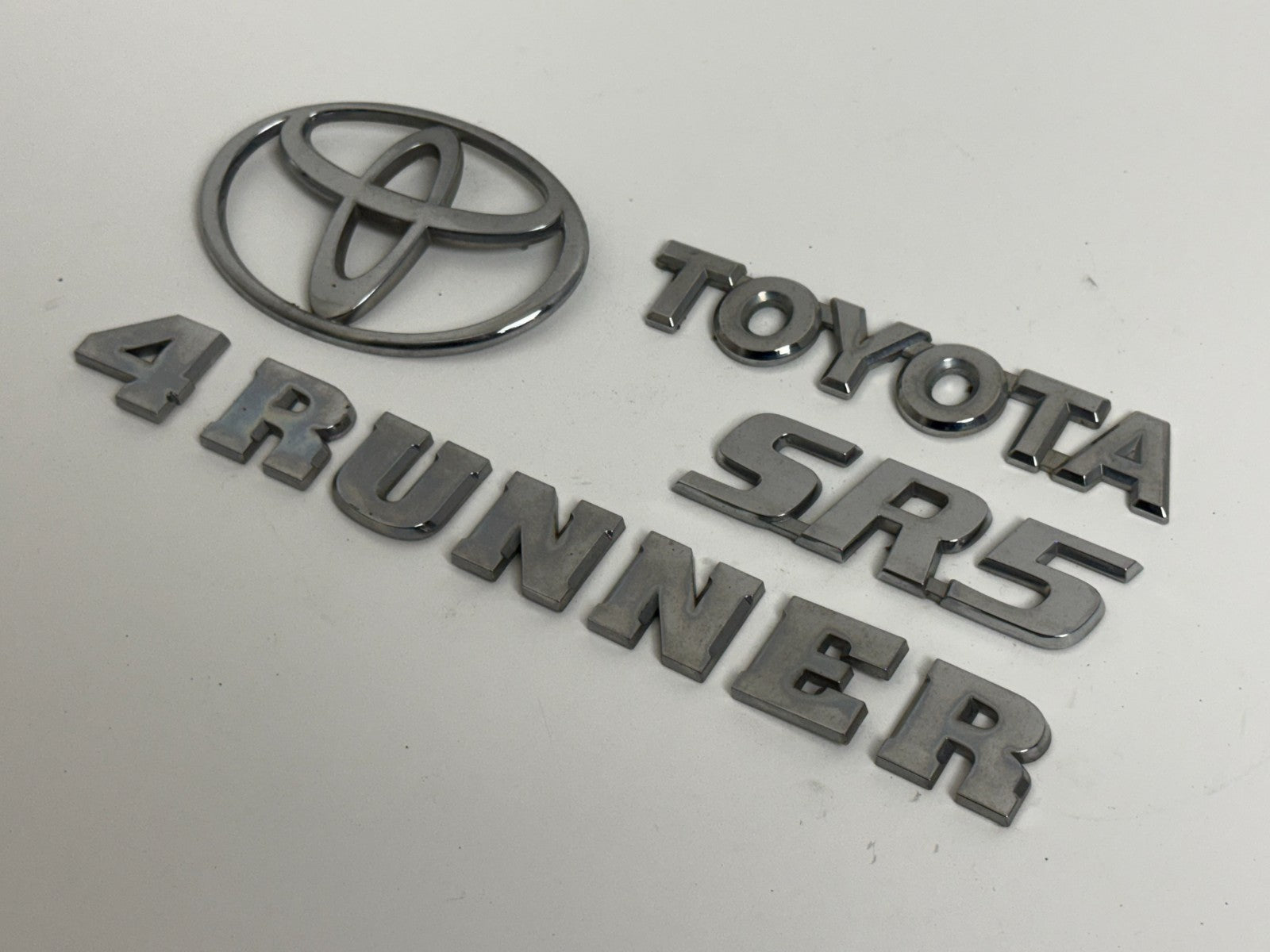 2003-2005 Toyota 4Runner SR5 OEM rear liftgate emblem set 75441-35020