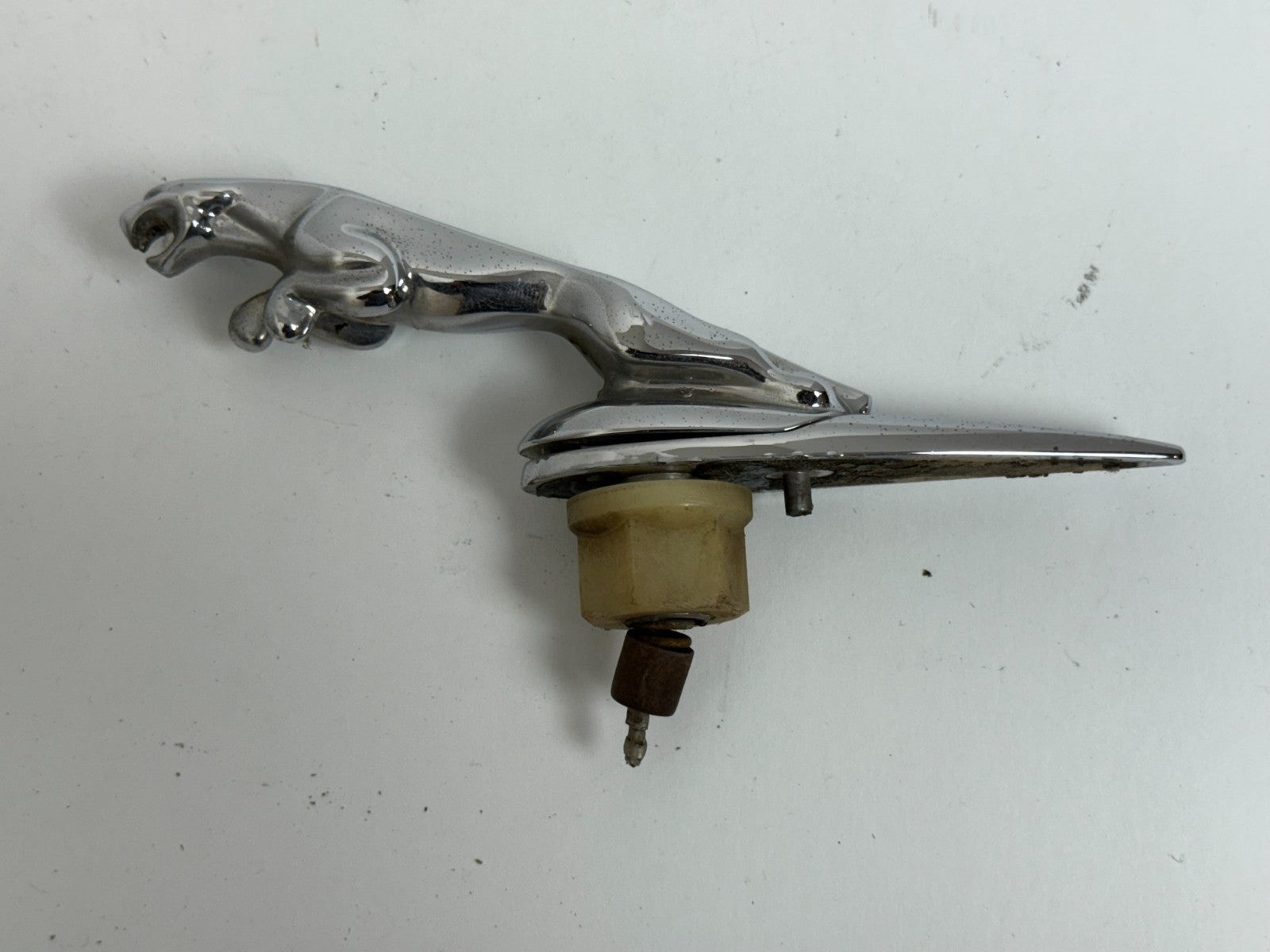 JAGUAR   S-TYPE  X-TYPE   2000 - 2008   LEAPING  CAT  HOOD  ORNAMENT OEM
