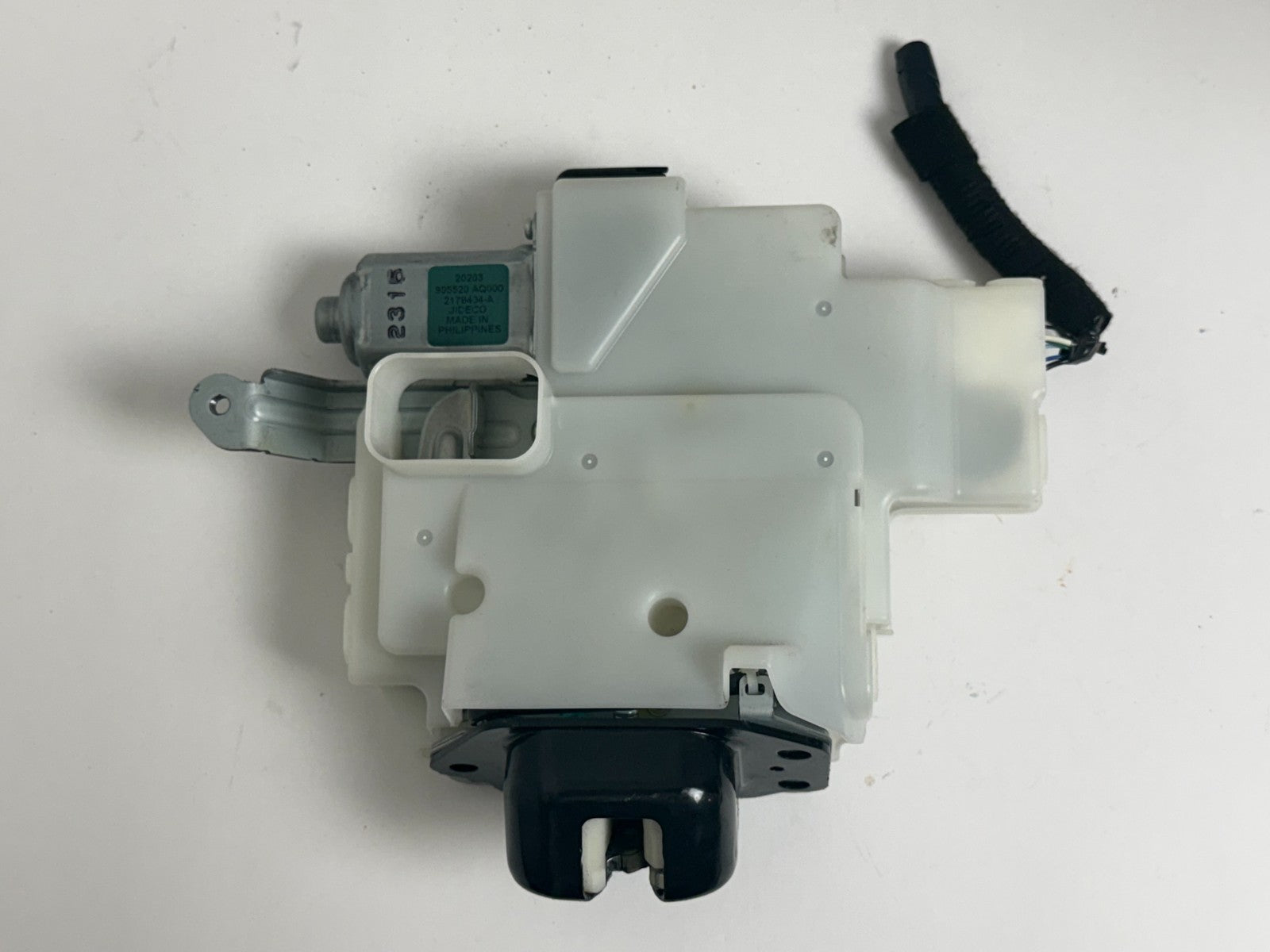 2013 - 2020 INFINITI QX60 JX35  TRUNK TAILGATE LIFTGATE LATCH LOCK ACTUATOR OEM