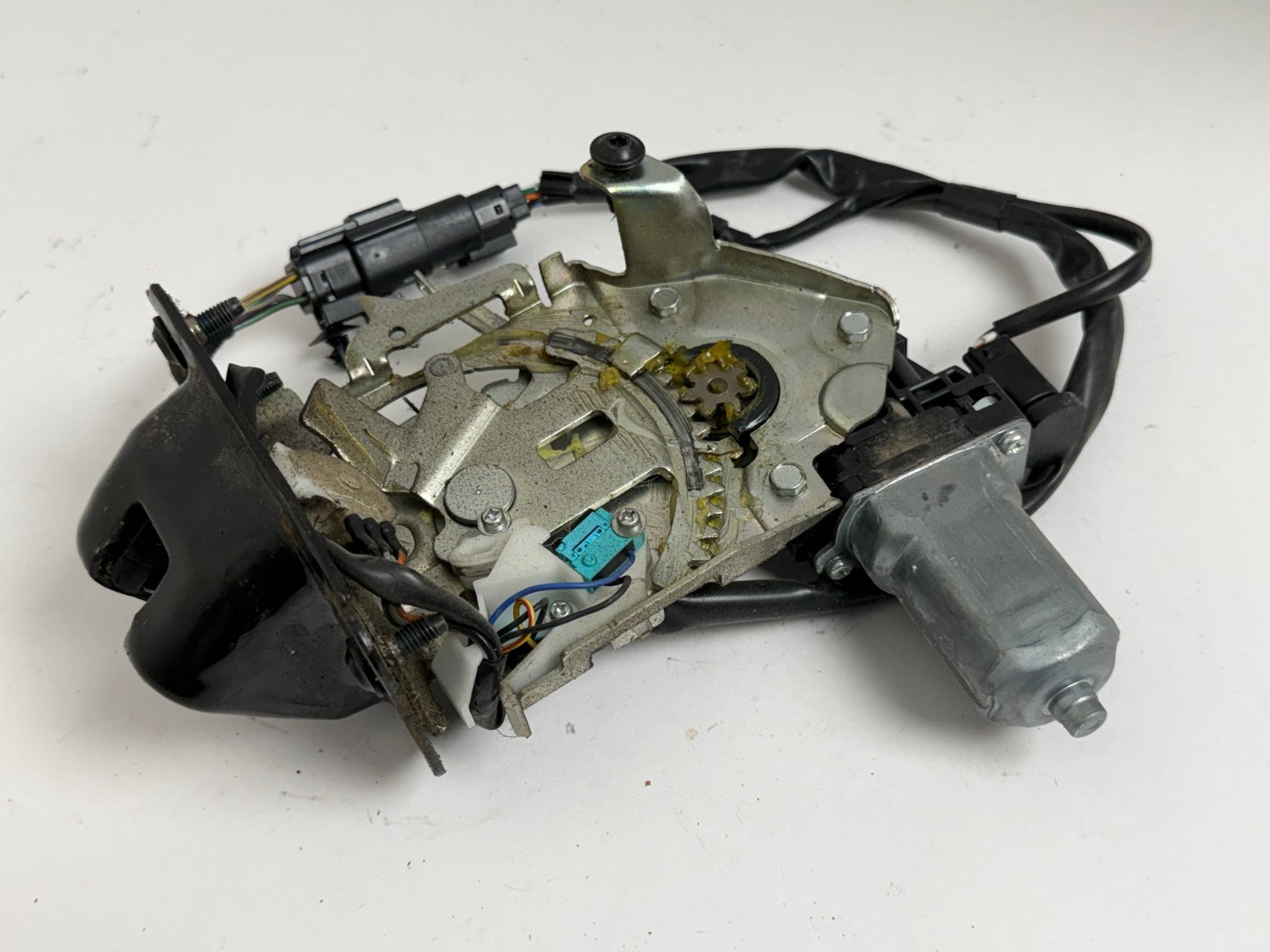 2016-2019 LINCOLN MKC REAR LIFTGATE POWER TRUNK LOCK LATCH ACTUATOR  OEM