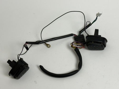 1999-2004 Land Rover Discovery II 2 OEM Horn Buttons Complete with harness