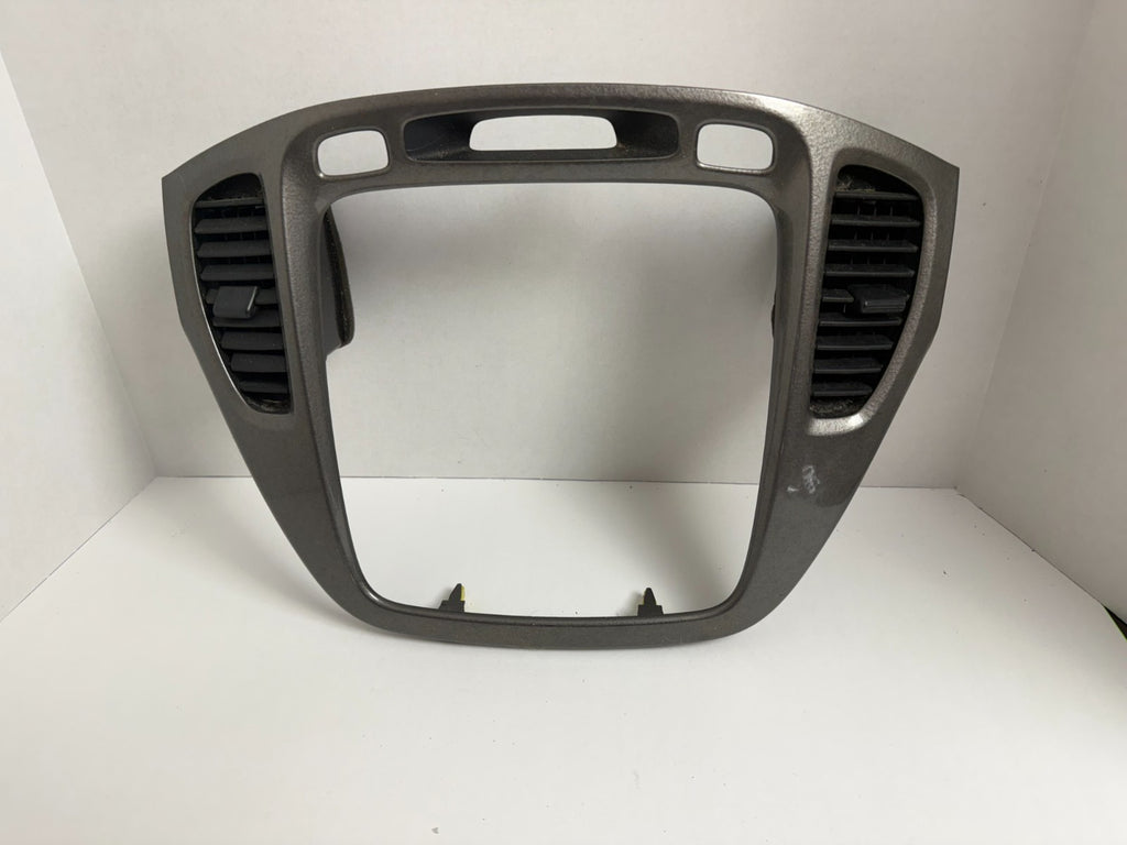 2001-2004 Toyota Highlander Center Dash Radio AC Vent Bezel Gray 55405-48090-B0