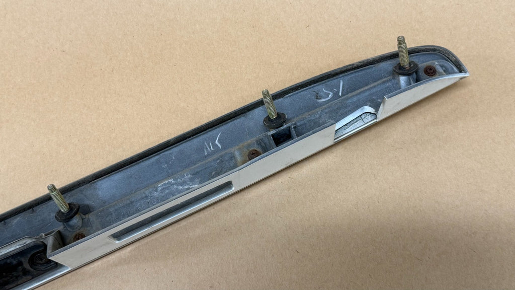 2004-2007 Lexus RX330 RX350 RX400h GATE trim garnish white OEM 76811-0E020