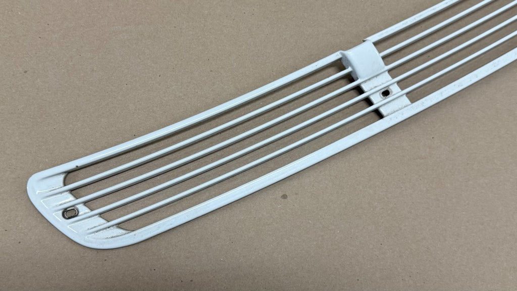 1995-2001 BMW  740i 740IL 750I E38 OEM Hood Vent Grille White