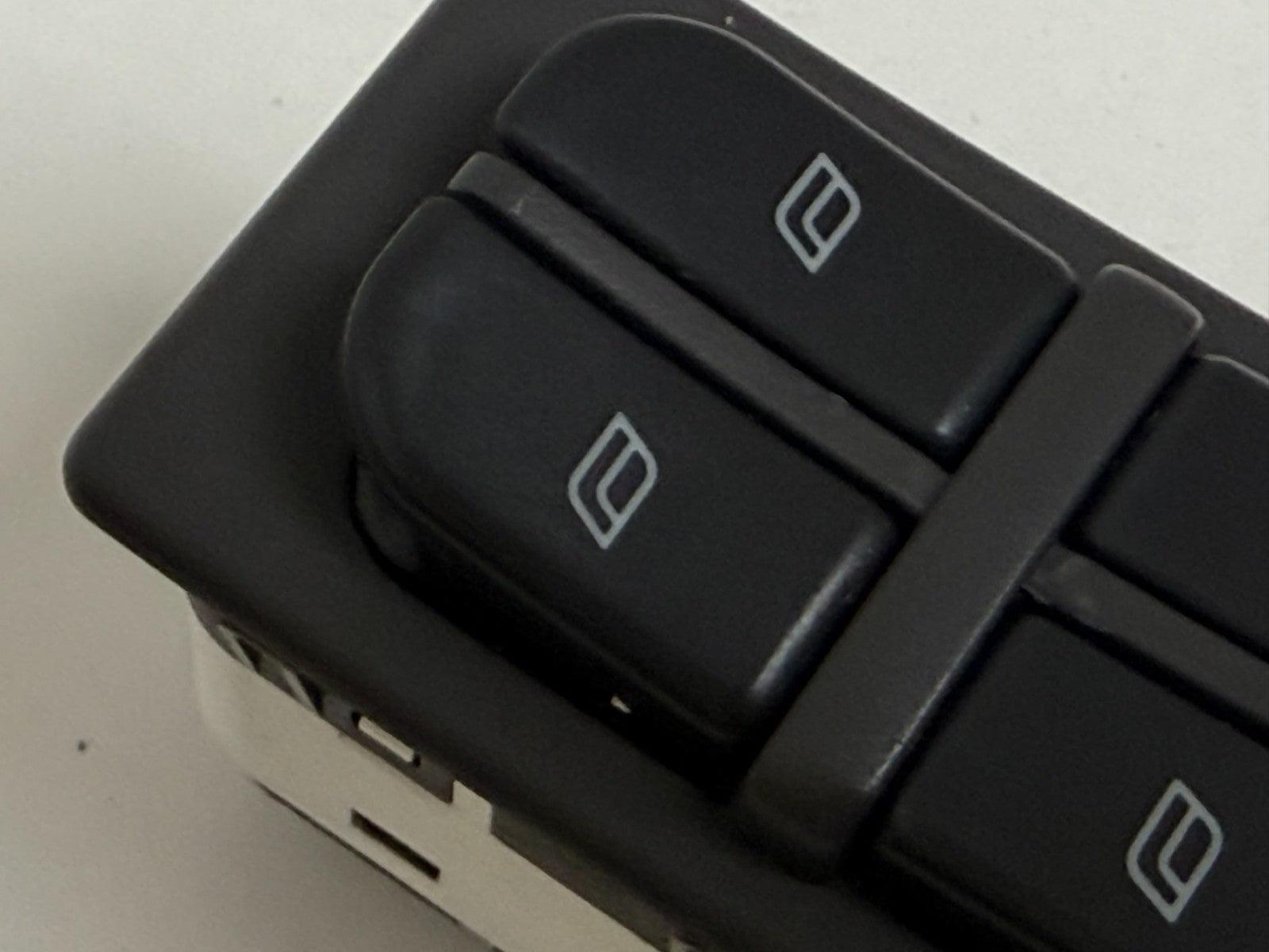 2004-2009 Saab 9-5 OEM Front Driver Master Power Window Lock Switch 4616082