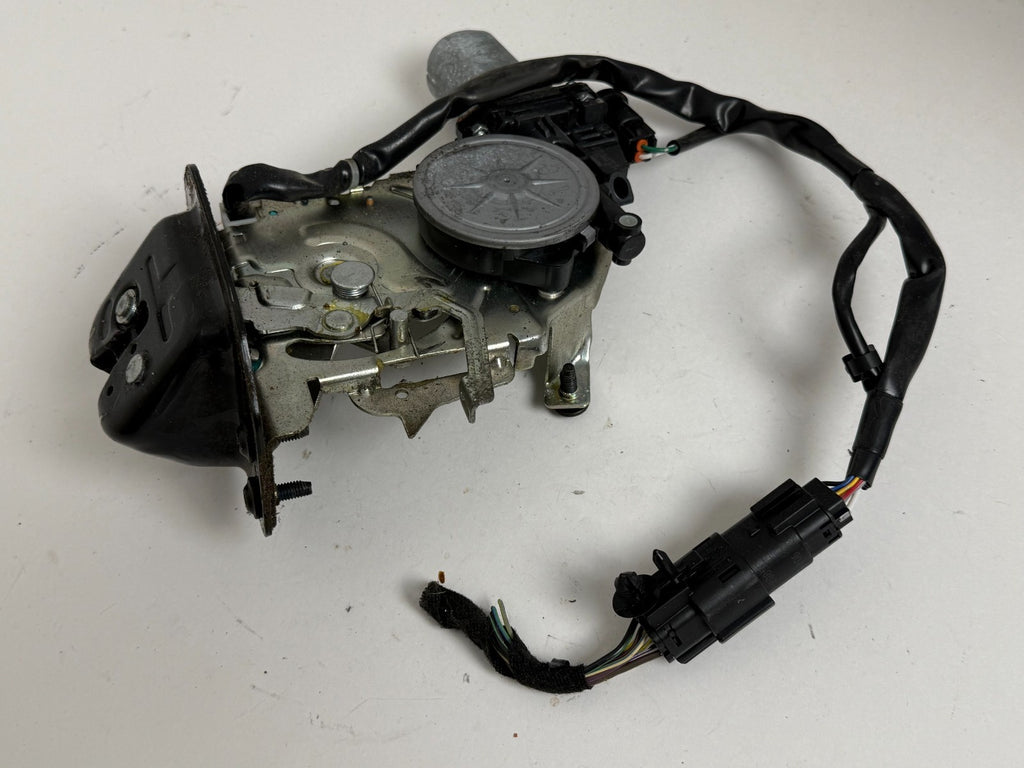 2016-2019 LINCOLN MKC REAR LIFTGATE POWER TRUNK LOCK LATCH ACTUATOR  OEM